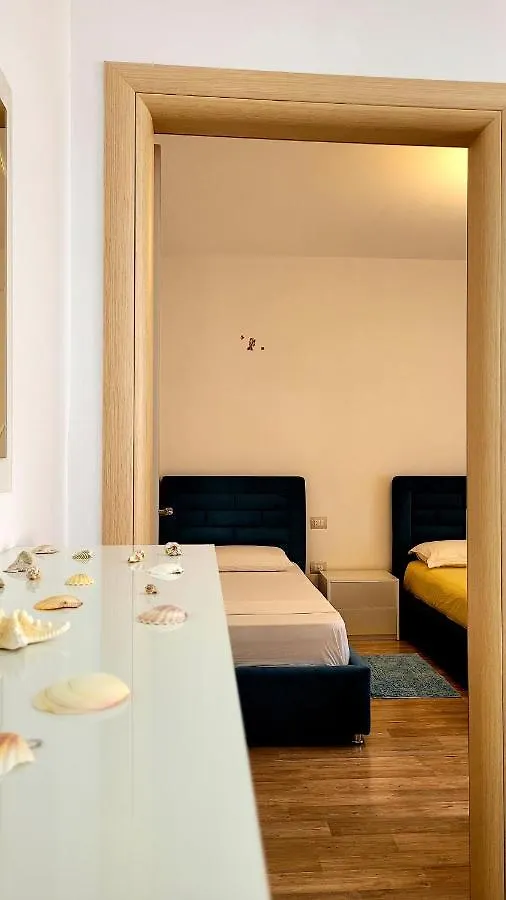 Deluxe Apartment Vlorë 0*,