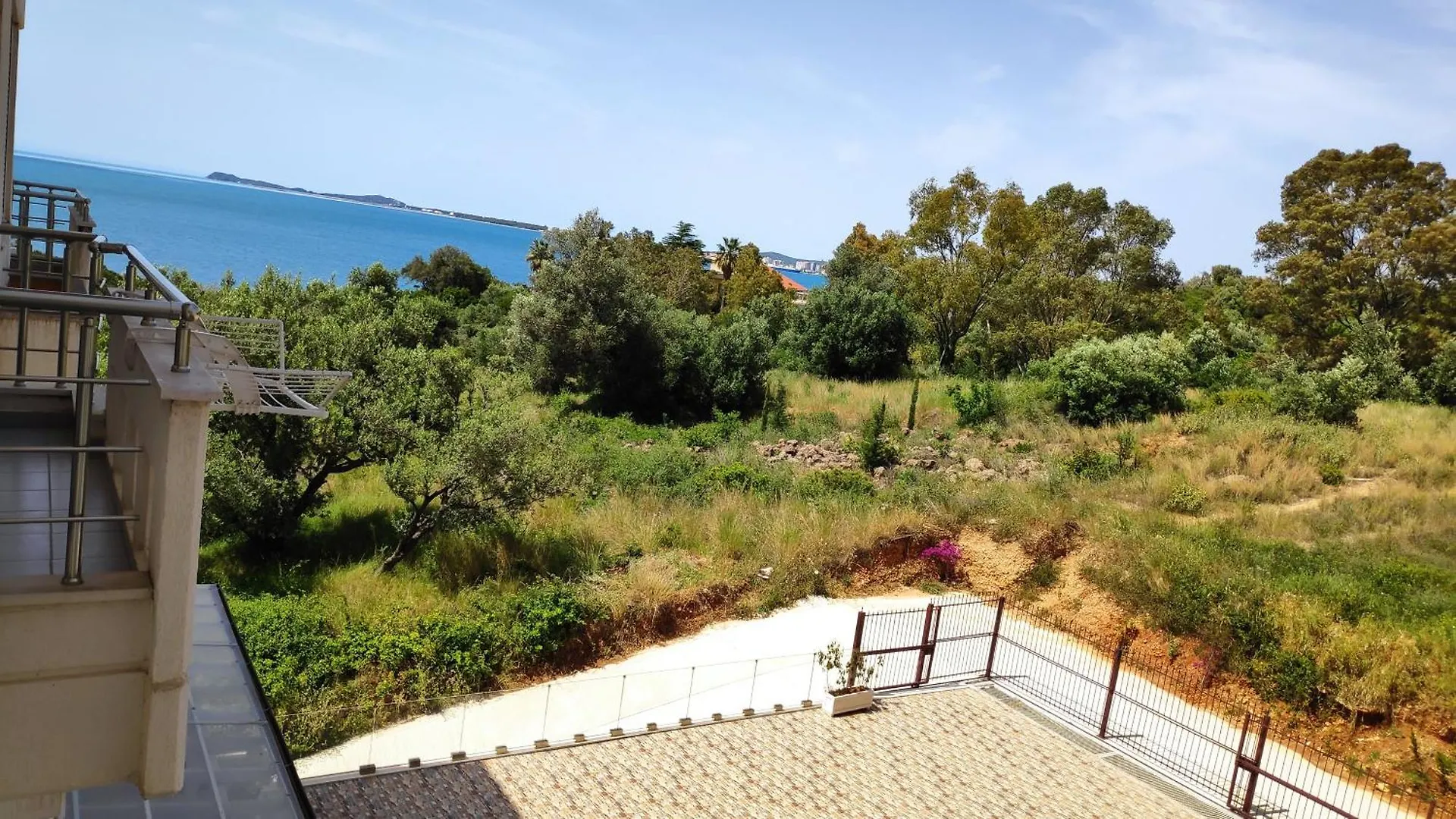 Deluxe Apartment Vlorë 0*,  Αλβανία